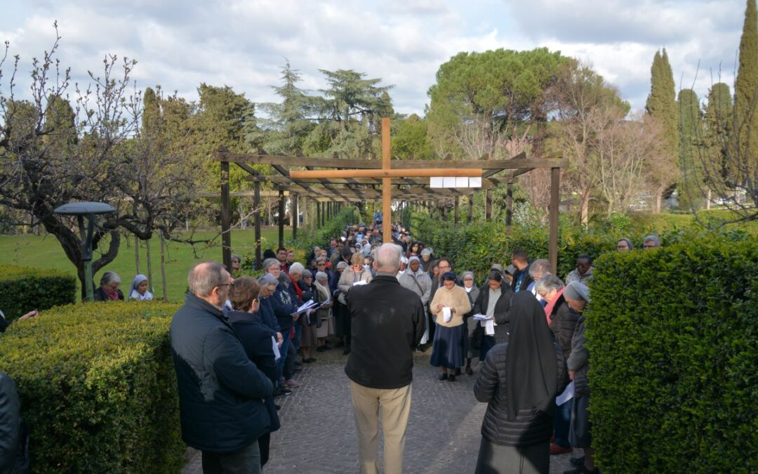 Un Vía Crucis por los misioneros mártires, testigos de Laudato Si’