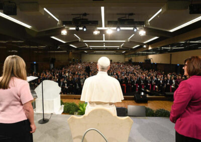 Com água benta como dom e fortes compromissos assumidos, Raising Hope chegou ao fim